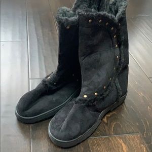 Black Faux fur slip on boots